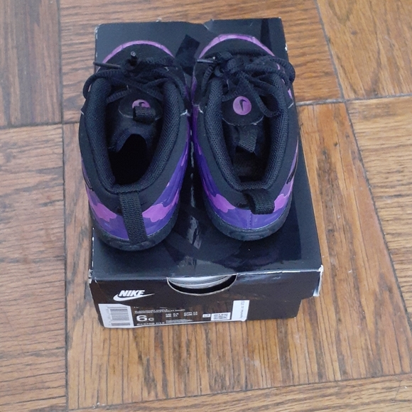 Baby Nike Shoes - Picture 3 of 4